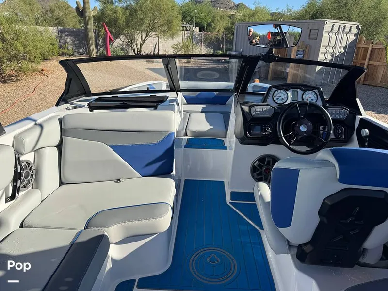 Slide: The Image of Axis A24 2021 - 15977353