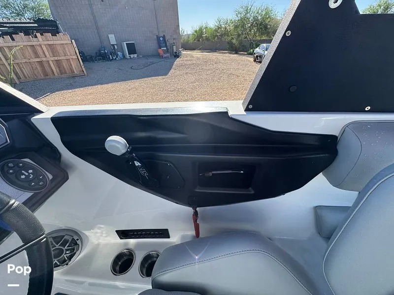 Slide: The Image of Axis A24 2021 - 15977389