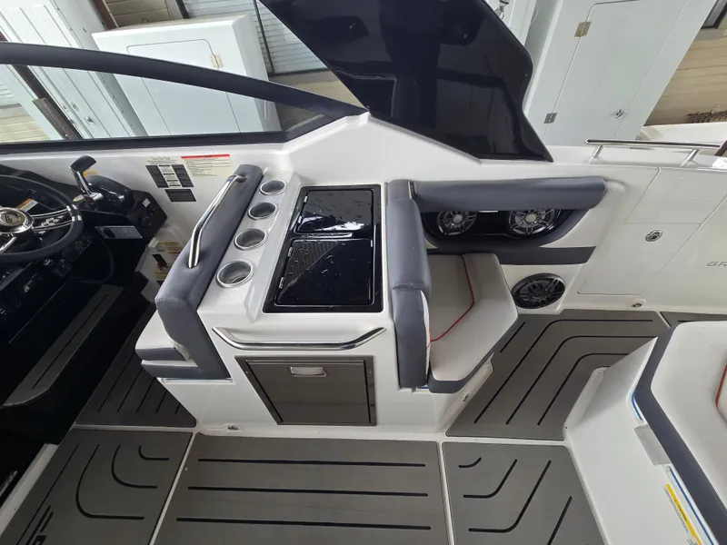 Slide: The Image of granfort 300GTS 2025 - 11
