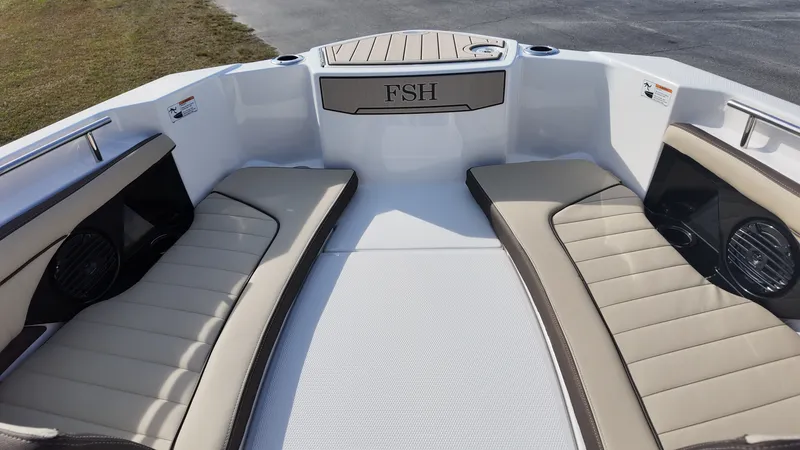 Slide: The Image of Yamaha 255FSH SP E 2026 - 21