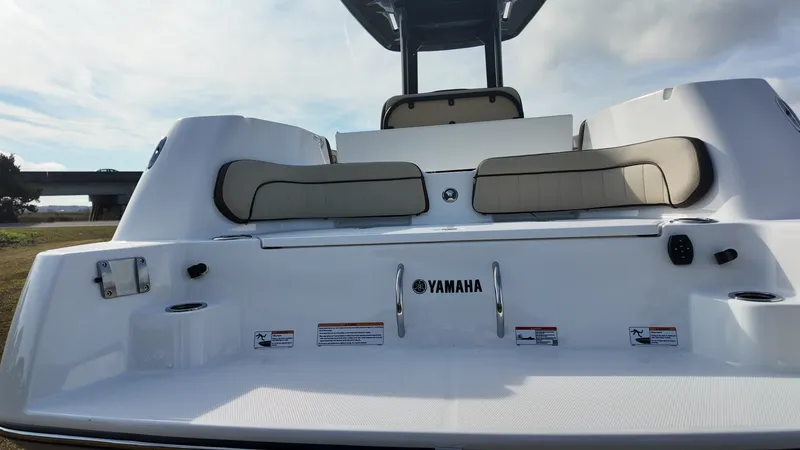 Slide: The Image of Yamaha 255FSH SP E 2026 - 4