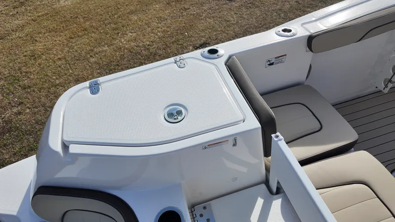 Slide: The Image of Yamaha 255FSH SP E 2026 - 7