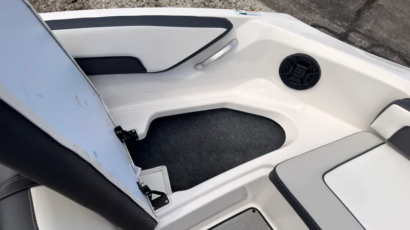 Slide: The Image of Yamaha SX195 2026 - 36
