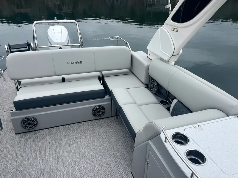 Slide: The Image of Harris 250 GM 2025 - 10