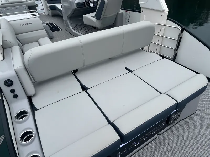 Slide: The Image of Harris 250 GM 2025 - 17