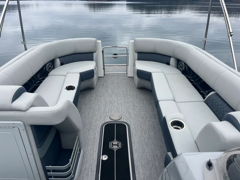 Slide: The Image of Harris 250 GM 2025 - 9