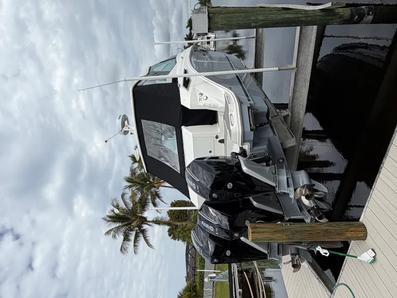 Slide: The Image of Sea Ray 320 DA-OB 2024 - 5