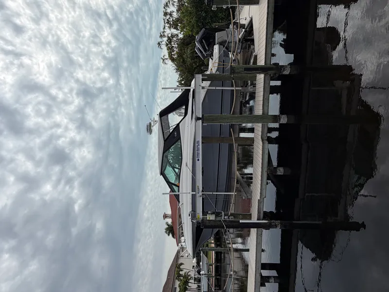 Slide: The Image of Sea Ray 320 DA-OB 2024 - 7