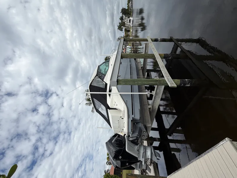 Slide: The Image of Sea Ray 320 DA-OB 2024 - 8