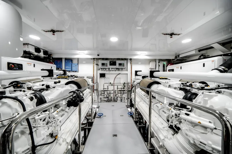 Slide: The Image of Ocean Alexander 37 L 2022 - 115