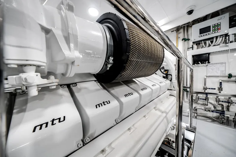 Slide: The Image of Ocean Alexander 37 L 2022 - 116