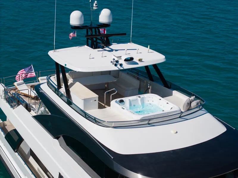 Slide: The Image of Ocean Alexander 37 L 2022 - 12