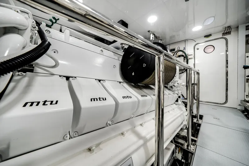 Slide: The Image of Ocean Alexander 37 L 2022 - 121