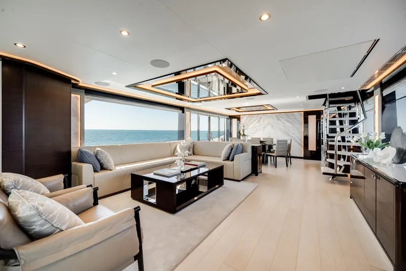 Slide: The Image of Ocean Alexander 37 L 2022 - 20