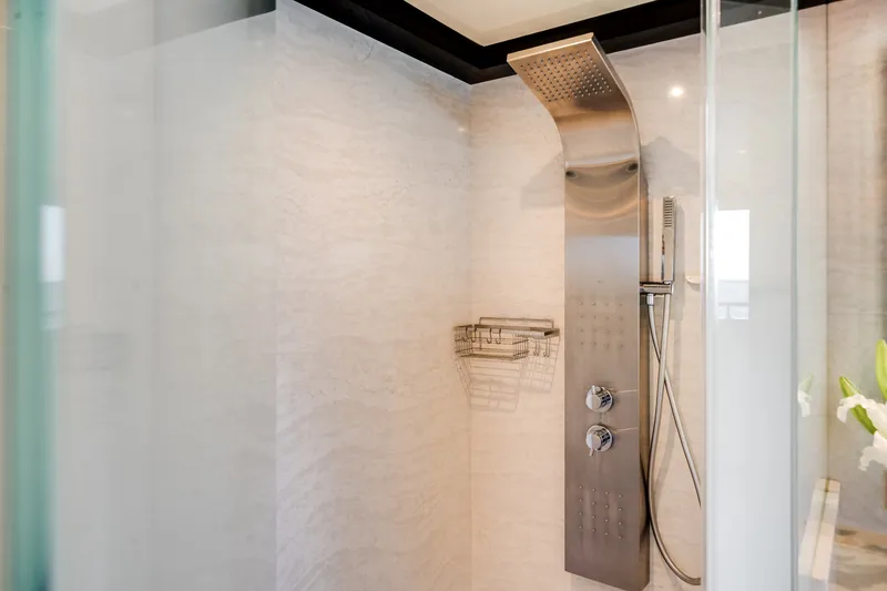 Slide: The Image of Ocean Alexander 37 L 2022 - 38