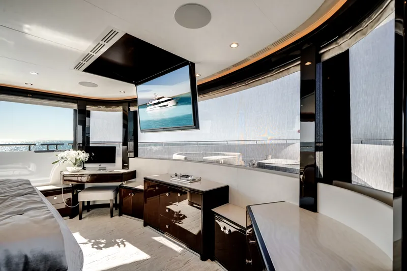 Slide: The Image of Ocean Alexander 37 L 2022 - 44