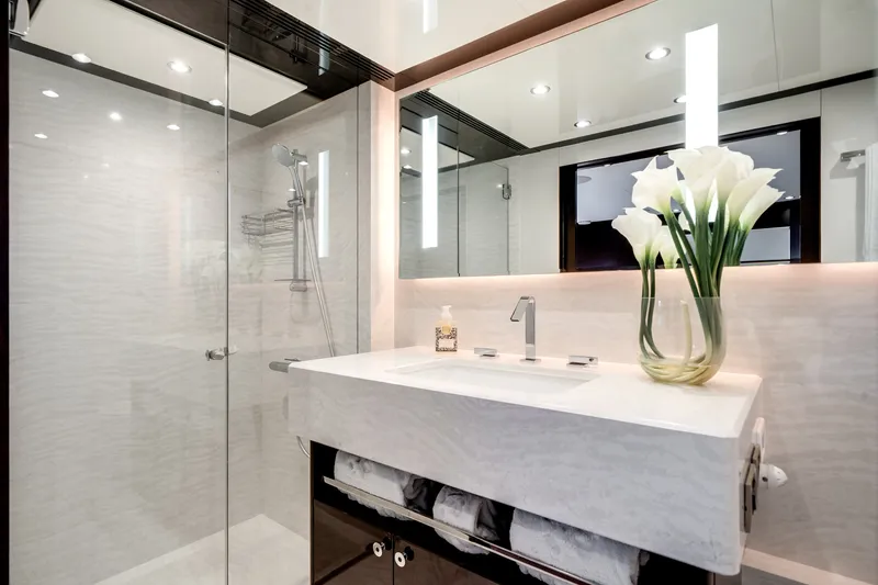 Slide: The Image of Ocean Alexander 37 L 2022 - 57