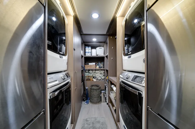 Slide: The Image of Ocean Alexander 37 L 2022 - 60