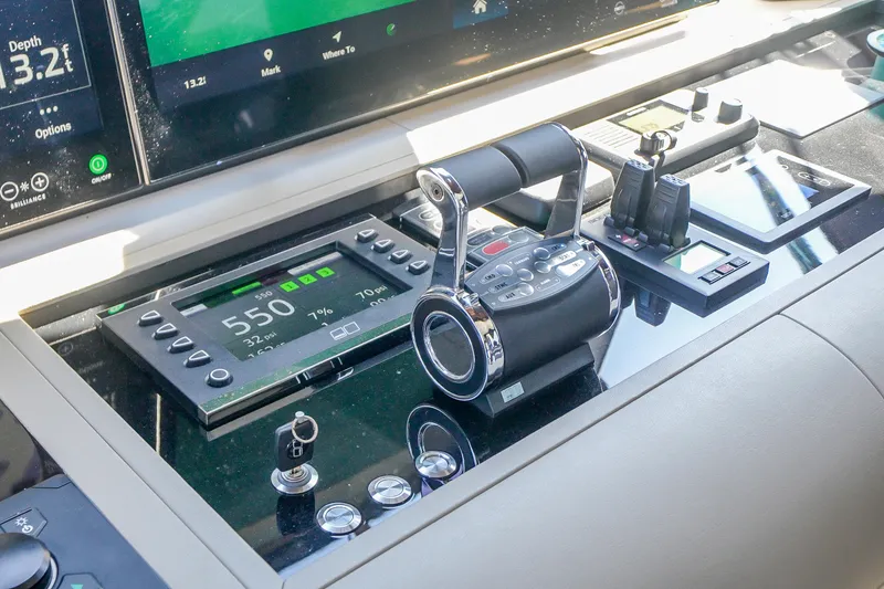 Slide: The Image of Ocean Alexander 37 L 2022 - 77