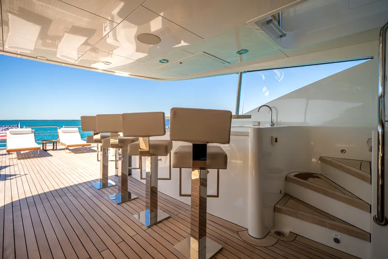 Slide: The Image of Ocean Alexander 37 L 2022 - 90