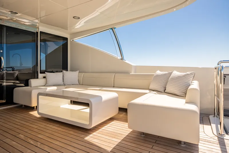 Slide: The Image of Ocean Alexander 37 L 2022 - 92