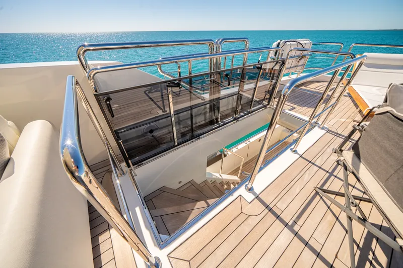 Slide: The Image of Ocean Alexander 37 L 2022 - 98