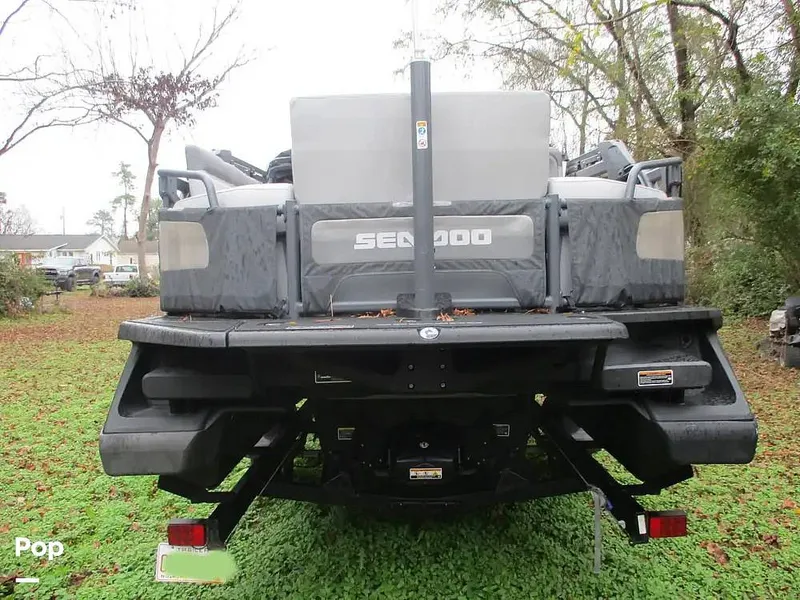 Slide: The Image of Sea-Doo Switch 19 2023 - 16178497