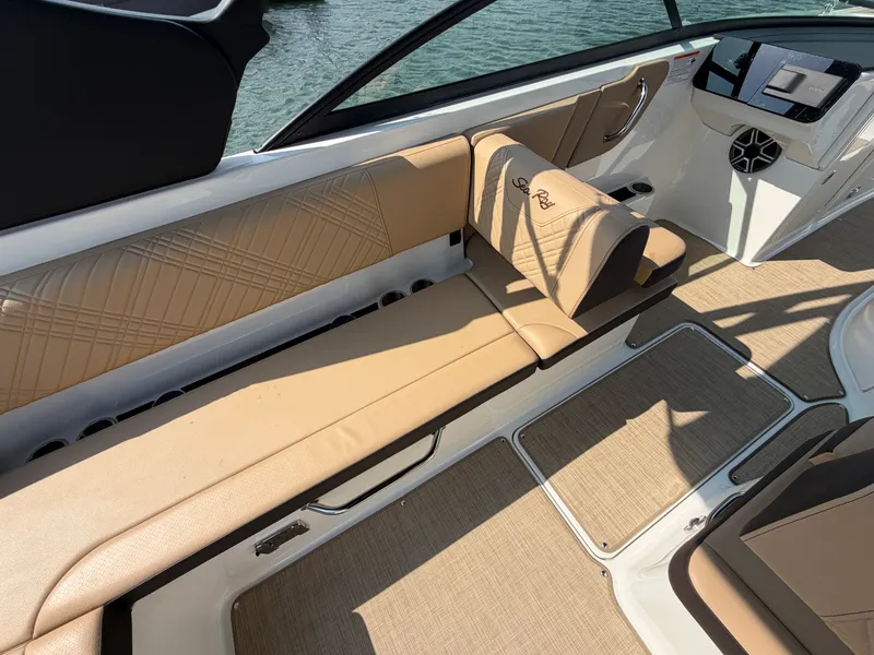 Slide: The Image of Sea Ray SDX 270 Outboard 2026 - 17