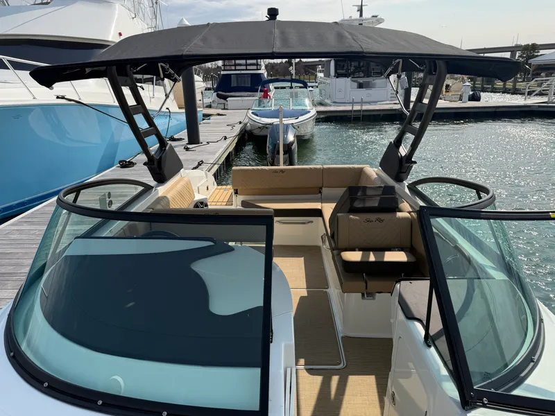 Slide: The Image of Sea Ray SDX 270 Outboard 2026 - 35