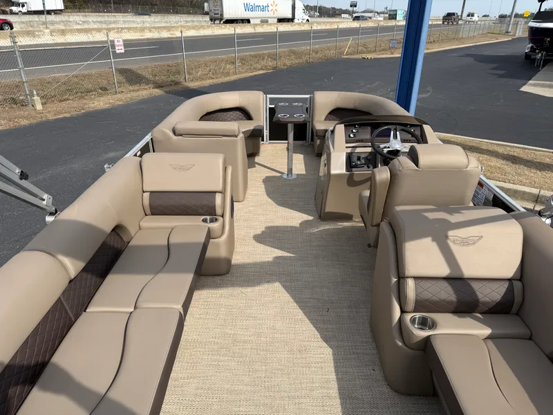 Slide: The Image of Bennington 22 L 2024 - 13