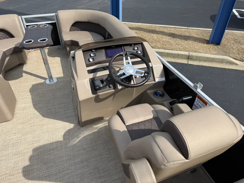 Slide: The Image of Bennington 22 L 2024 - 14