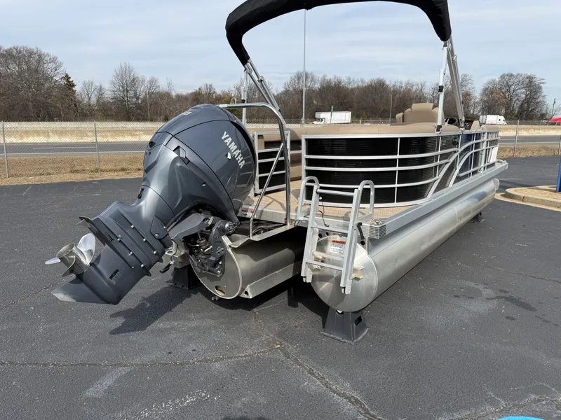 Slide: The Image of Bennington 22 L 2024 - 4