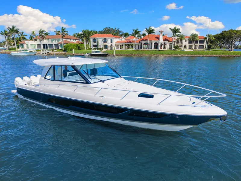 Slide: The Image of Intrepid 50 EVOLUTION 2026 - 7