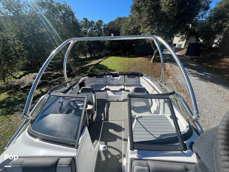 Slide: The Image of Peace of mind: vessel has only ever had a single owner! - I1