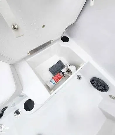Slide: The Image of Tahoe T18 2023 - 15994773
