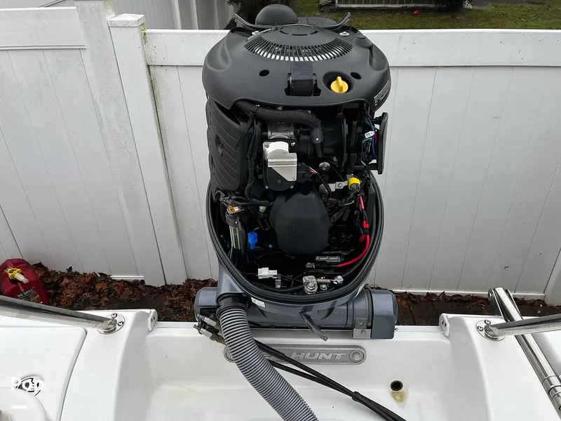 Slide: The Image of Sea Hunt Ultra 234 2024 - 16172637