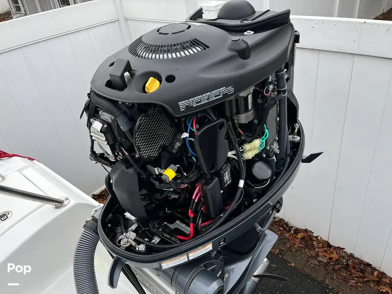 Slide: The Image of Sea Hunt Ultra 234 2024 - 16172640