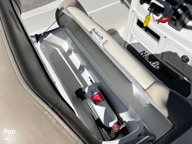 Slide: The Image of NauticStar 231 Coastal 2017 - 16011243