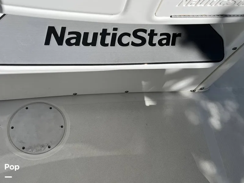 Slide: The Image of NauticStar 231 Coastal 2017 - 16011311