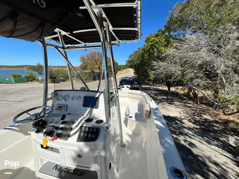 Slide: The Image of NauticStar 231 Coastal 2017 - 16011220