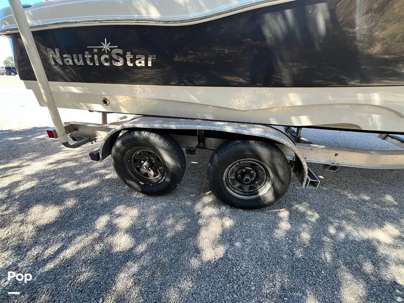 Slide: The Image of NauticStar 231 Coastal 2017 - 16011159