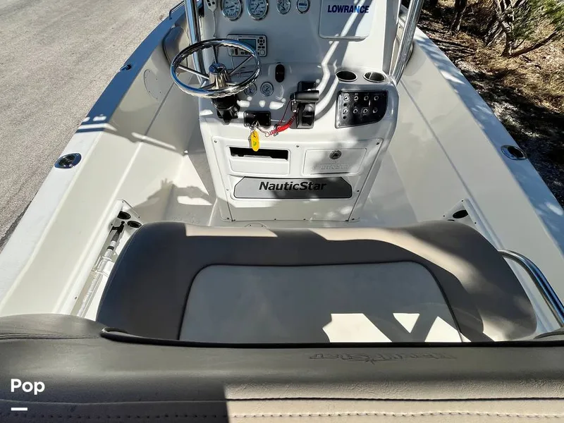 Slide: The Image of NauticStar 231 Coastal 2017 - 16011203