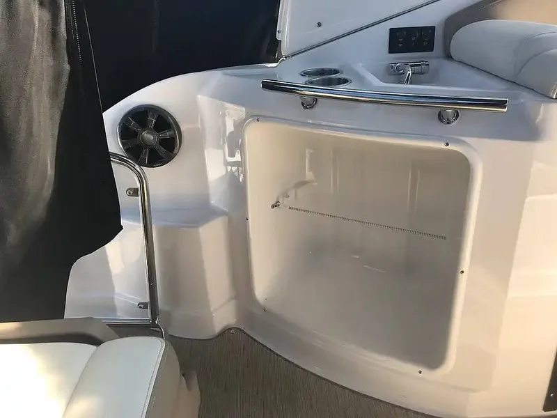 Slide: The Image of Regal 28 Express 2018 - 15977748