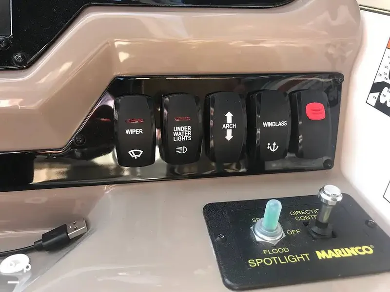 Slide: The Image of Regal 28 Express 2018 - 15977757