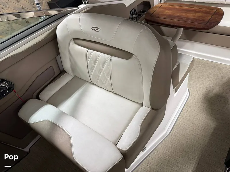 Slide: The Image of Captain's Chair - 15977468