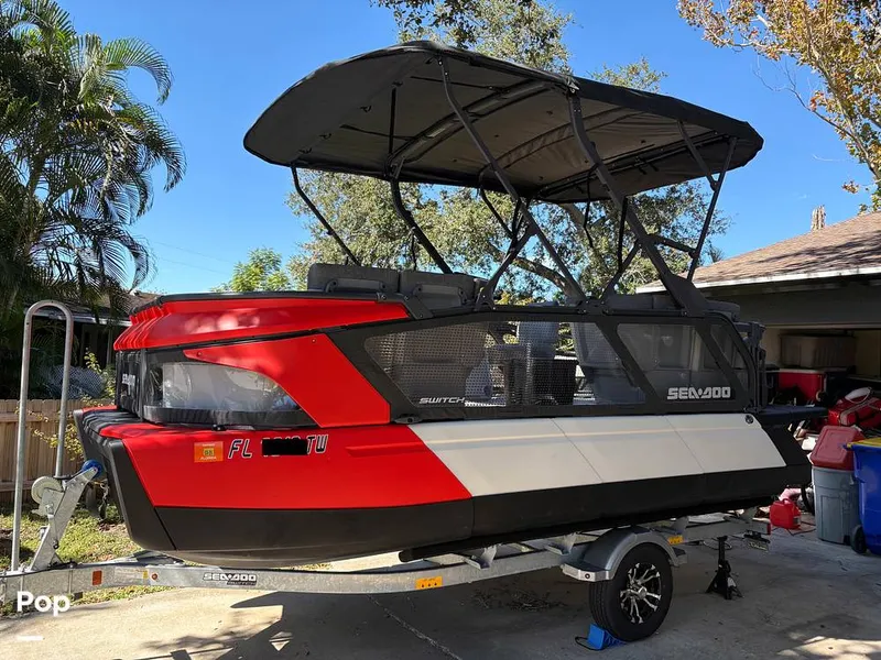 Slide: The Image of Sea-Doo Switch 18 2024 - 16035605