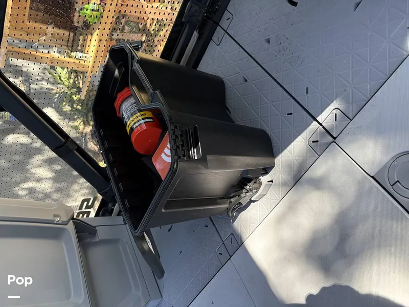 Slide: The Image of Sea-Doo Switch 18 2024 - 16035564