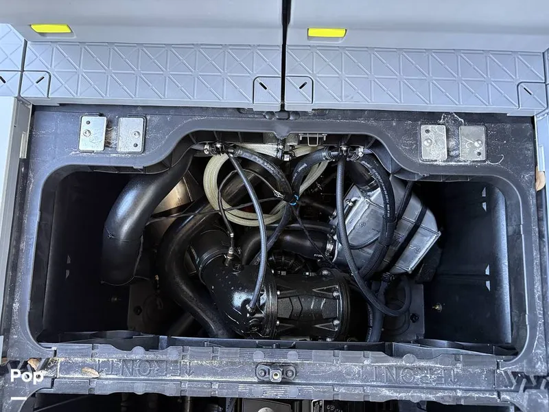 Slide: The Image of Sea-Doo Switch 18 2024 - 16035566