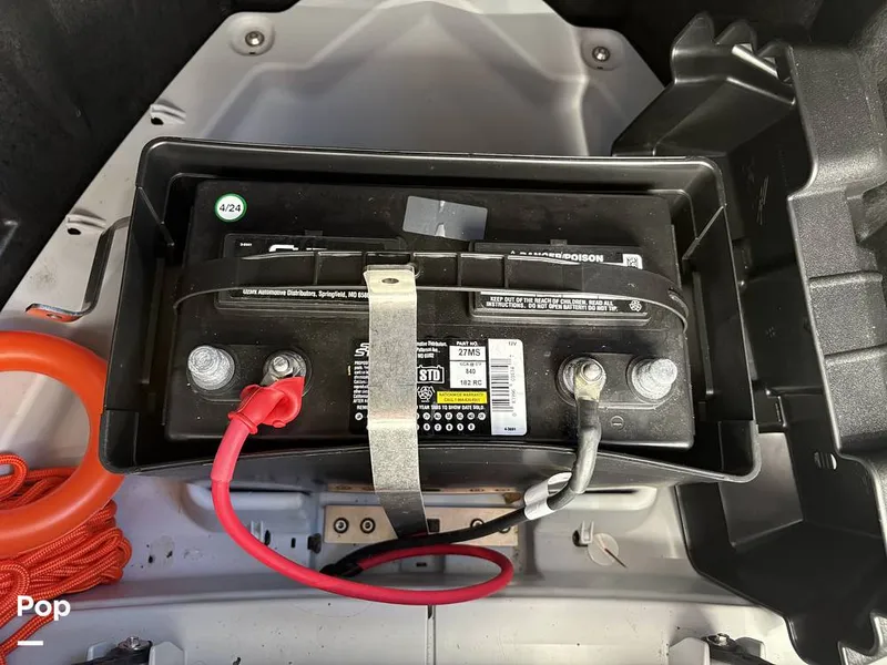 Slide: The Image of Sea-Doo Switch 18 2024 - 16035569