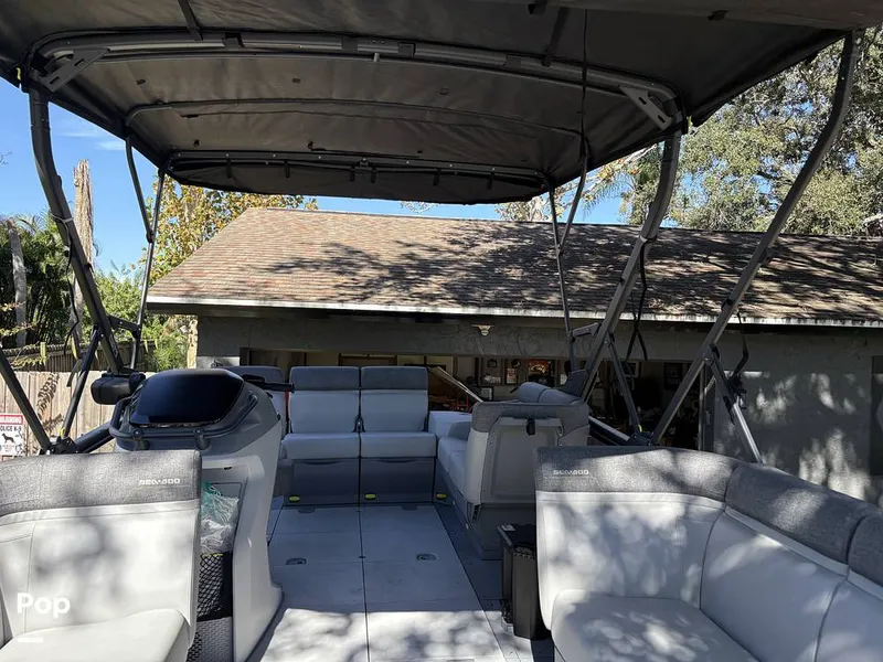 Slide: The Image of Sea-Doo Switch 18 2024 - 16035575